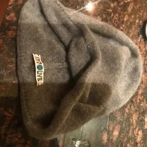 Accessories | 10 Cashmere Beanie Euc | Poshmark display picture 3